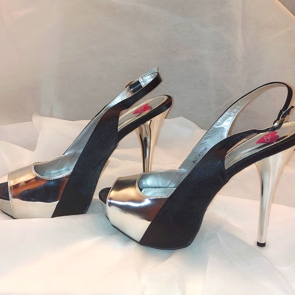 2b Bebe high heel, size 9